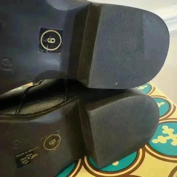 Charleston Shoe Co. Black Learher Soho Boots W/ Weitzman Studded Gold Accent 6 - Picture 10 of 13